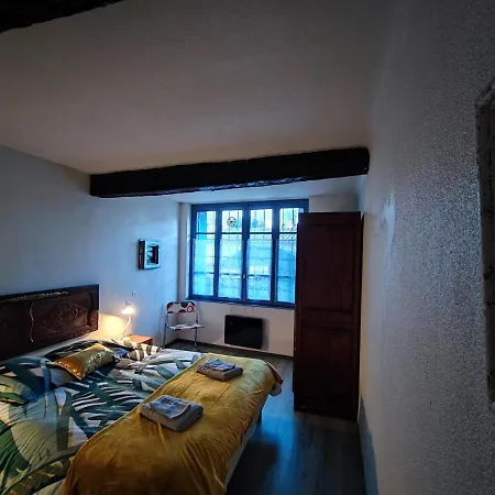 Le Bokeh - Face A La Cite Medievale קרקסון