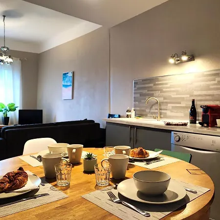 Le Bokeh - Face A La Cite Medievale קרקסון