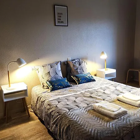 Le Bokeh - Face A La Cite Medievale דירה