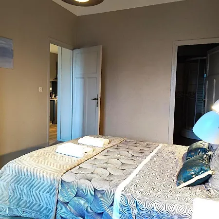 Le Bokeh - Face A La Cite Medievale דירה *