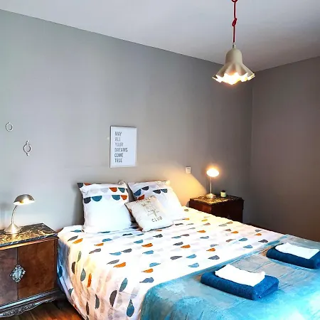 Le Bokeh - Face A La Cite Medievale