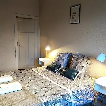 Le Bokeh - Face A La Cite Medievale קרקסון