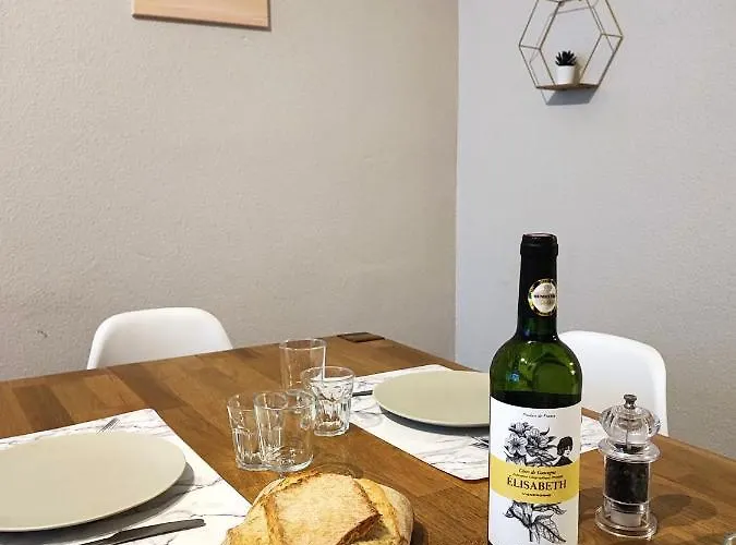 Le Bokeh - Face A La Cite Medievale