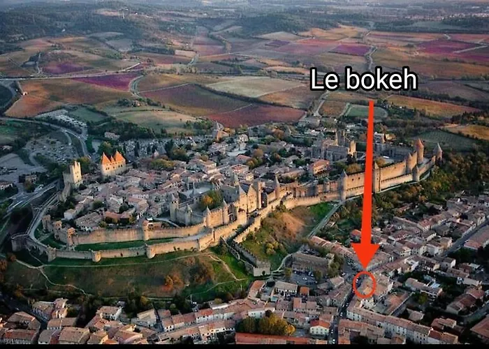 Le Bokeh - Face A La Cite Medievale